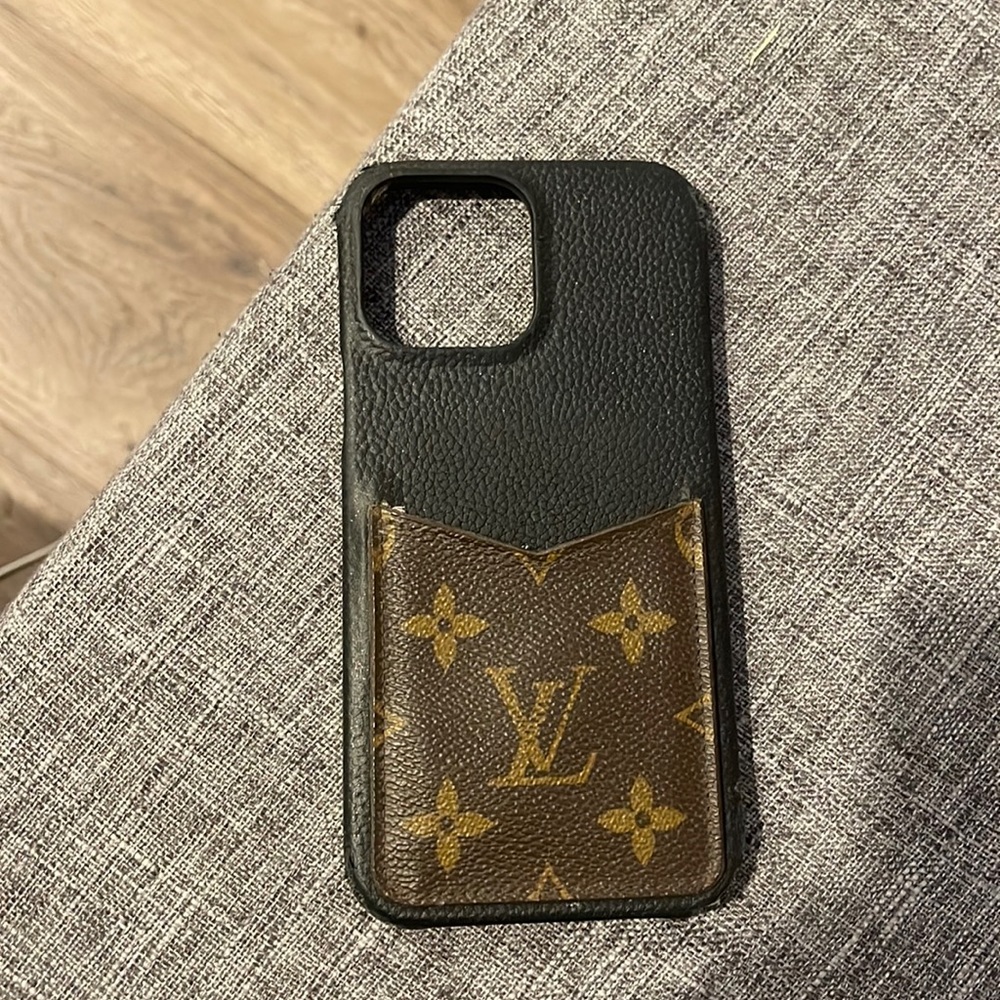 Louis button bumper pallas iphone 13 pro max case
